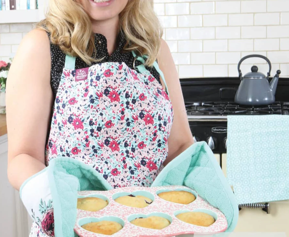 Ashley Thomas Double Oven Gloves - Image 7