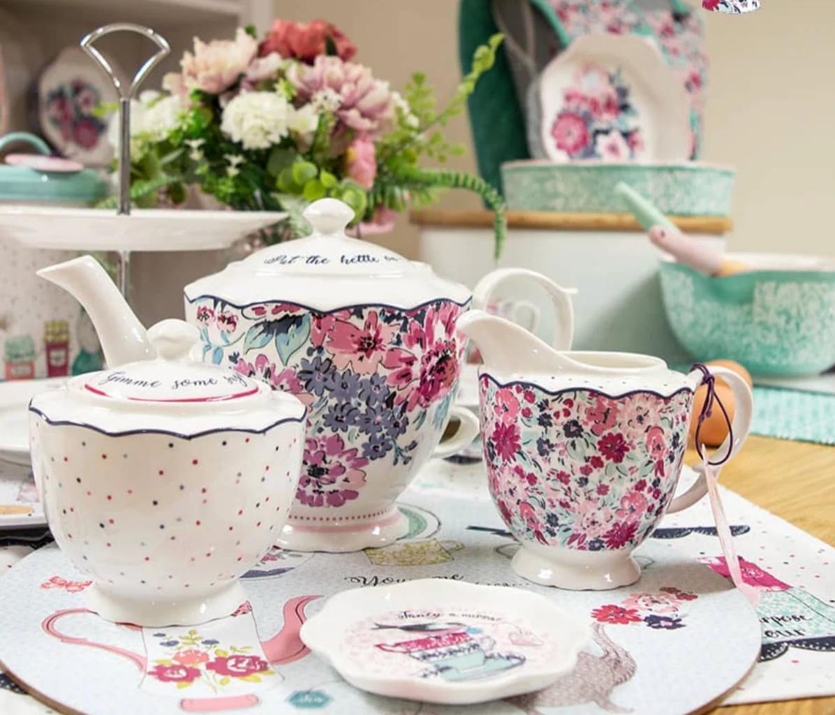 Ashley Thomas Porcelain Vintage Sugar Bowl - Image 4