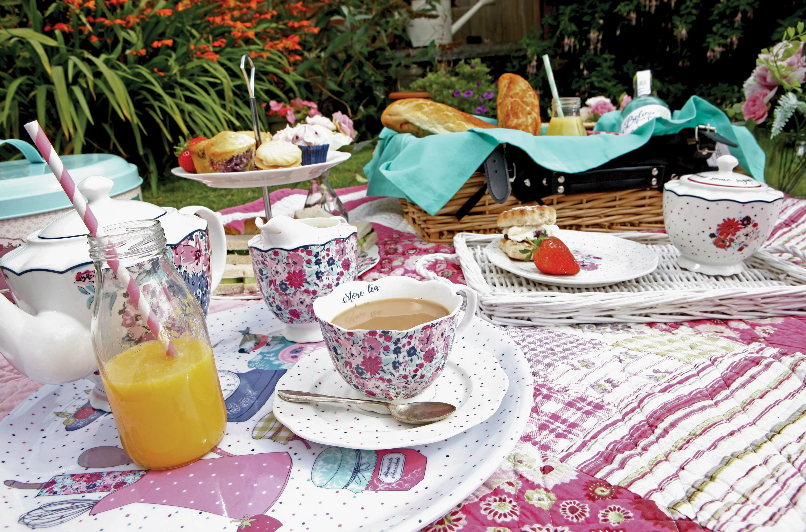 Ashley Thomas Porcelain Vintage Sugar Bowl - Image 6