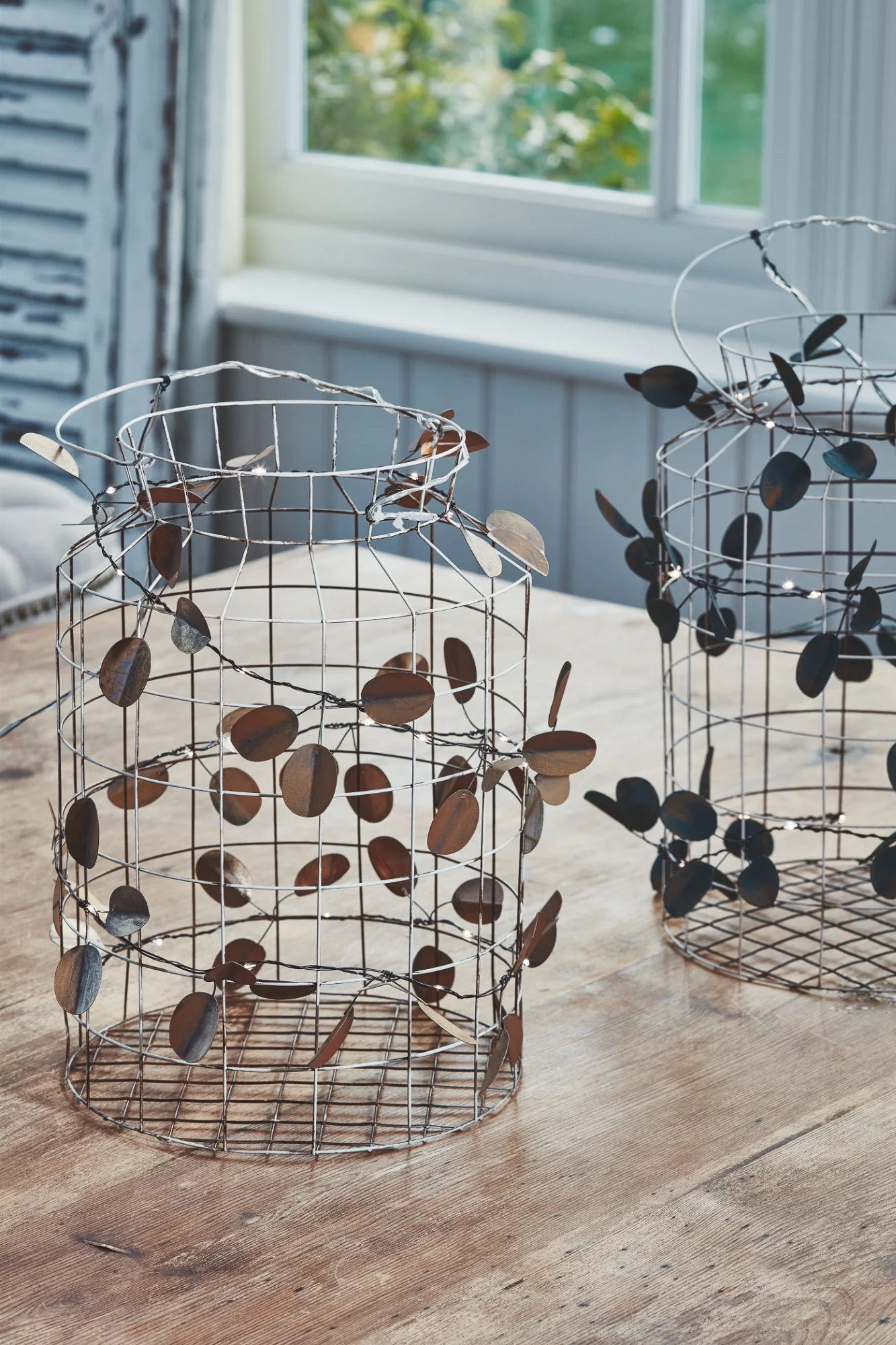 Handmade Metal LED Fairy Light,Gold Eucalyptus (Battery Operated) - Image 4