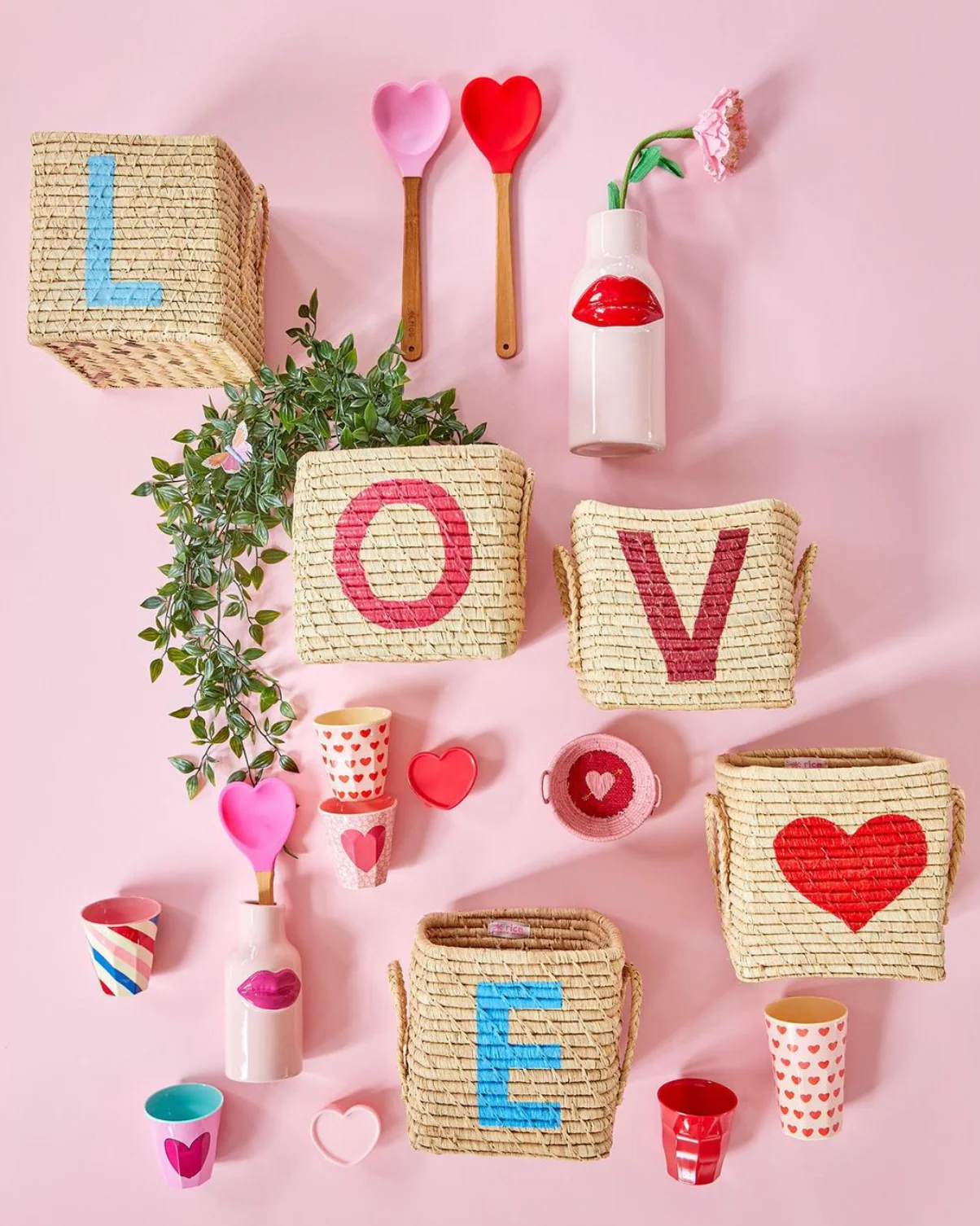 Rice Raffia Alphabets Basket - Image 14