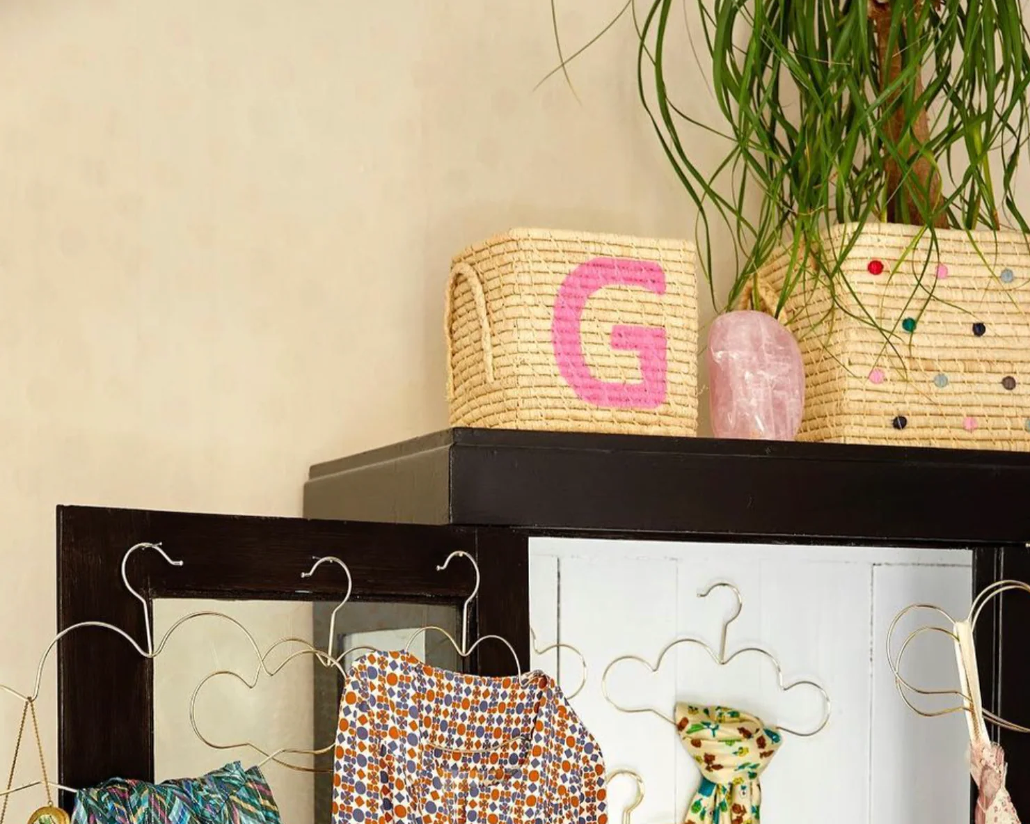 Rice Raffia Alphabets Basket - Image 17