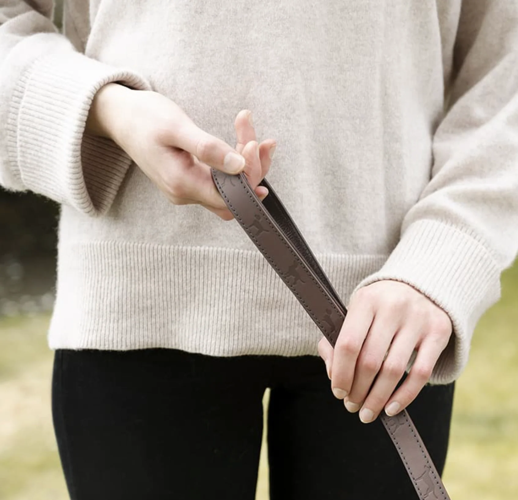 Sophie Allport Leather Dog Lead, Woof - Image 3