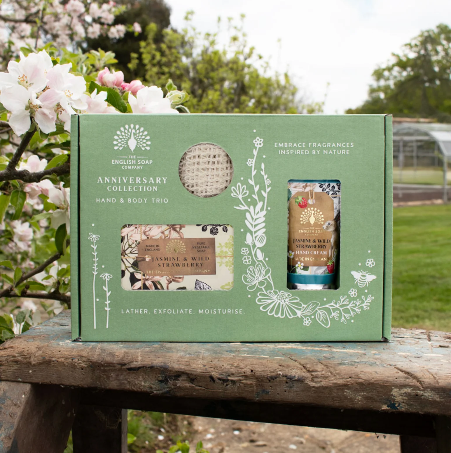 The English Soap Company Anniversary, Jasmine & Wild Strawberry Soap & Hand Cream Gift Set - Image 3