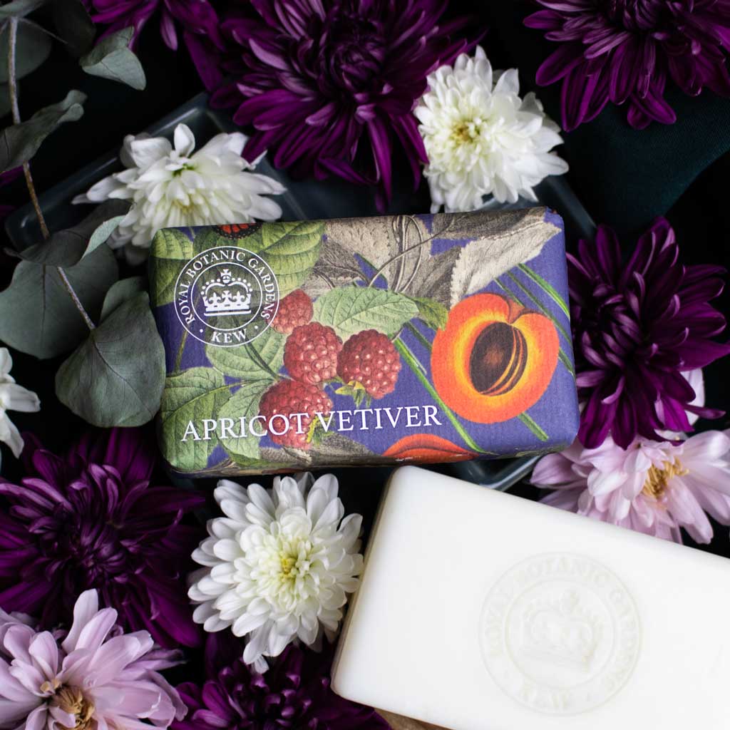 The English Soap Company Kew Gardens, Apricot Vetiver Soap - Image 3