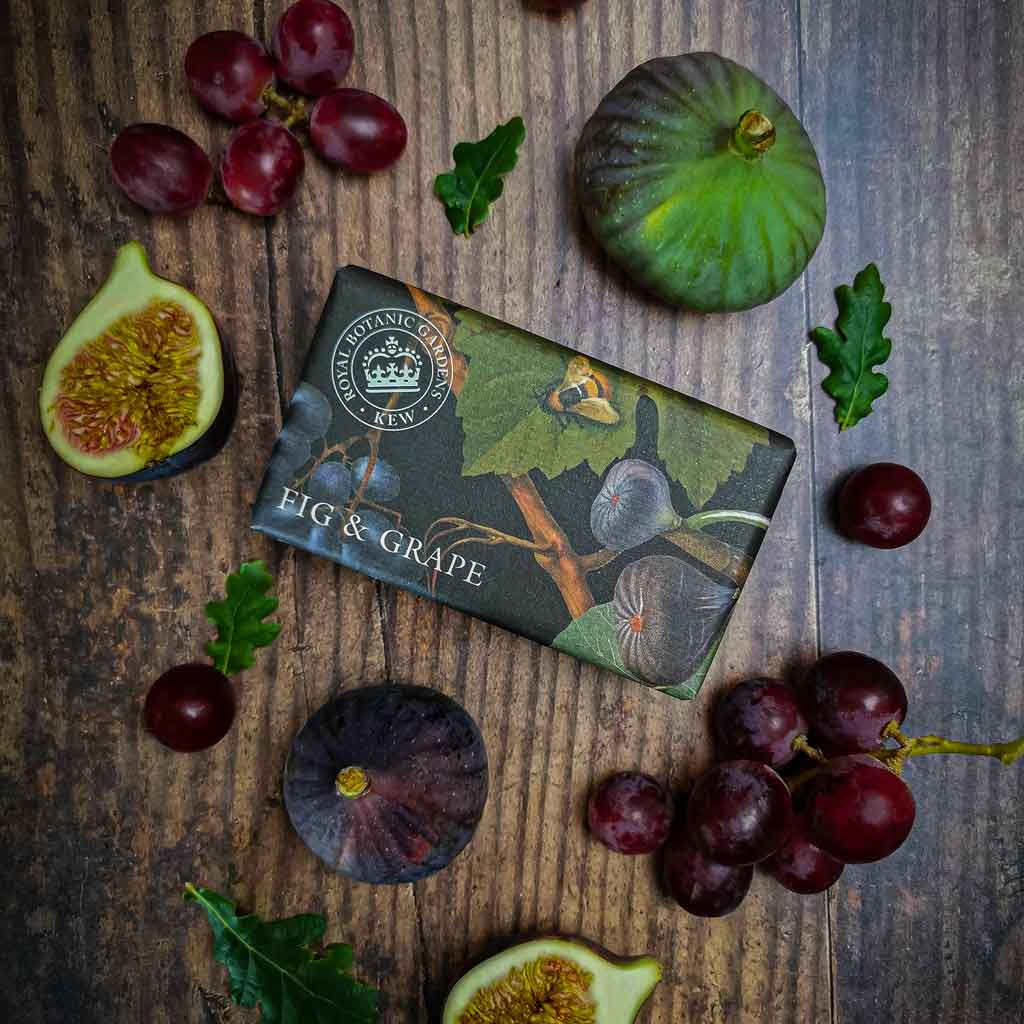 The English Soap Company Kew Gardens, Fig And Grape Soap - Image 3