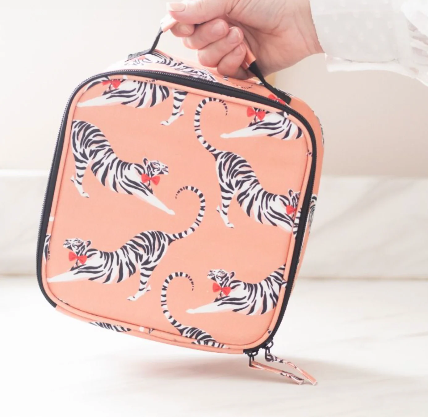 Yvonne Ellen Tiger Lunch/Picnic Bag - Image 3